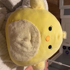 Chick squishmallow (WILL TRADE FOR 16’ BELANA)